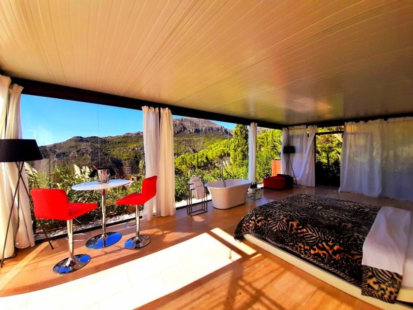 Hotel Ddg Retreat à Casares Extérieur photo