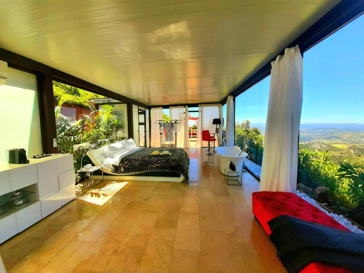 Hotel Ddg Retreat à Casares Extérieur photo