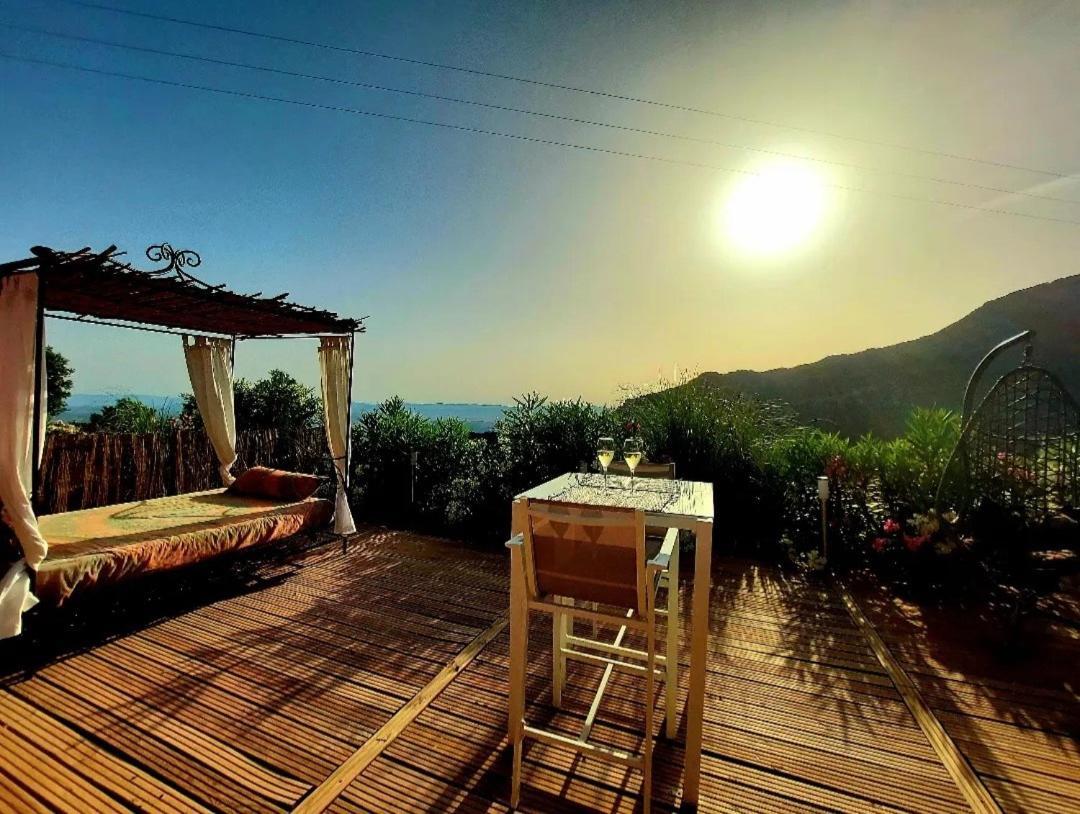 Hotel Ddg Retreat à Casares Extérieur photo