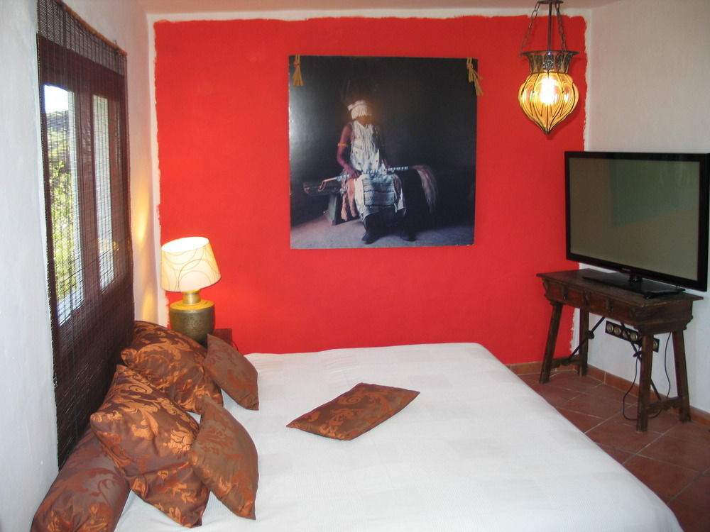 Hotel Ddg Retreat à Casares Extérieur photo