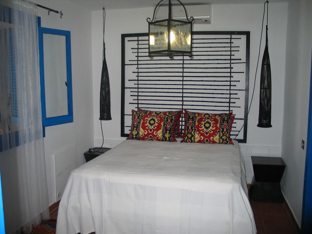 Hotel Ddg Retreat à Casares Extérieur photo
